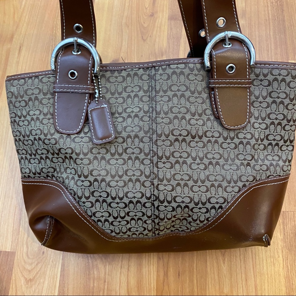 Coach Signature brown hand bag